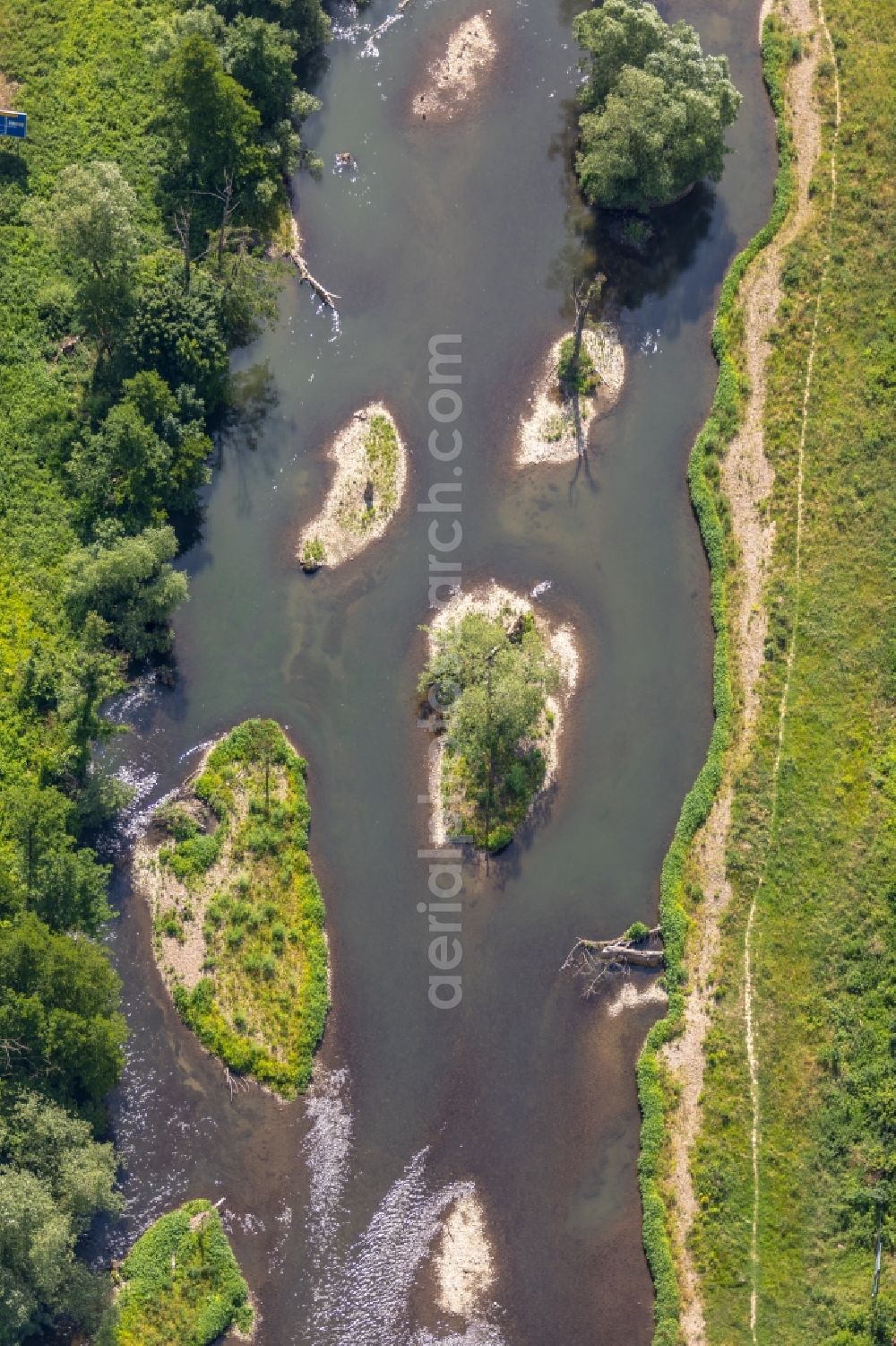 Vertical aerial photograph Arnsberg - Vertical aerial view from the satellite perspective of the Islands on the banks of the river course the Ruhr in Arnsberg in the state North Rhine-Westphalia, Germany