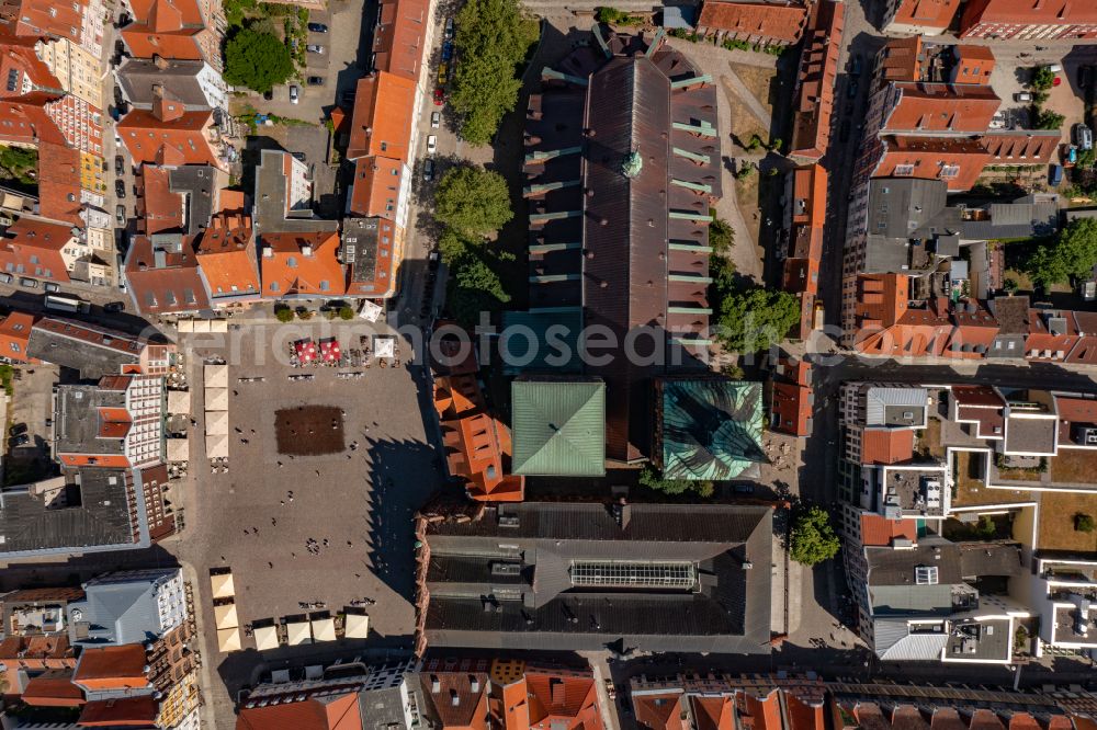 Vertical aerial photograph Hansestadt Stralsund - Vertical aerial view from the satellite perspective of the church building Sankt Nikolai -Gemeinde in the district Andershof in Stralsund in the state Mecklenburg - Western Pomerania