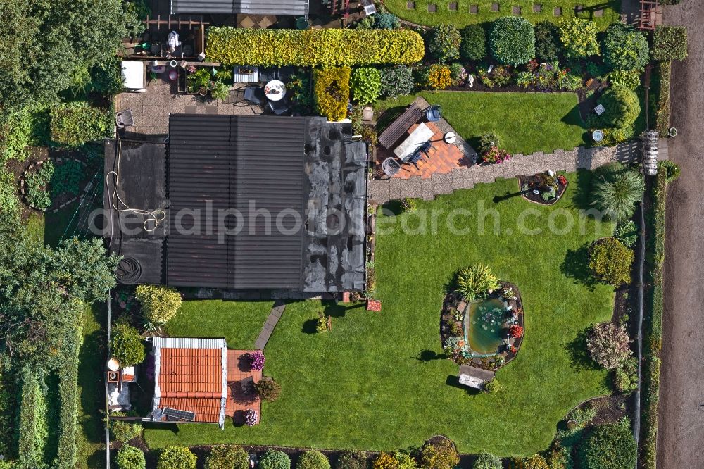 Vertical aerial photograph Köln - Vertical aerial view from the satellite perspective of a garden colony in the district Hoenningen in Cologne in the state North Rhine-Westphalia, Germany