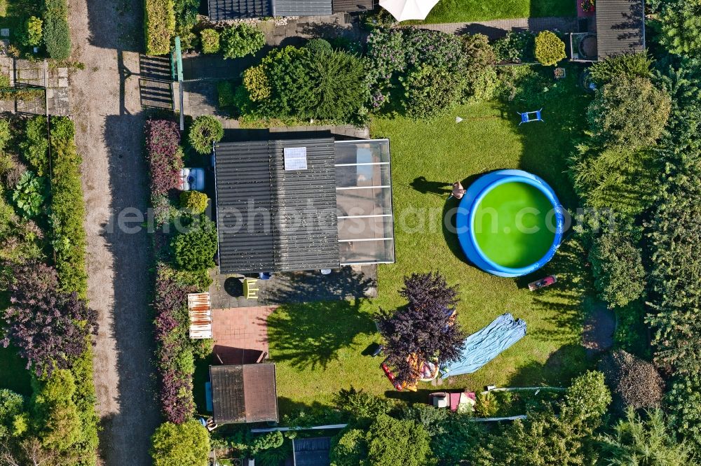 Vertical aerial photograph Köln - Vertical aerial view from the satellite perspective of a garden colony in the district Hoenningen in Cologne in the state North Rhine-Westphalia, Germany