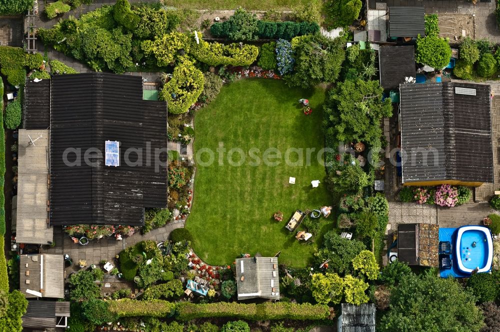 Vertical aerial photograph Köln - Vertical aerial view from the satellite perspective of a garden colony in the district Hoenningen in Cologne in the state North Rhine-Westphalia, Germany