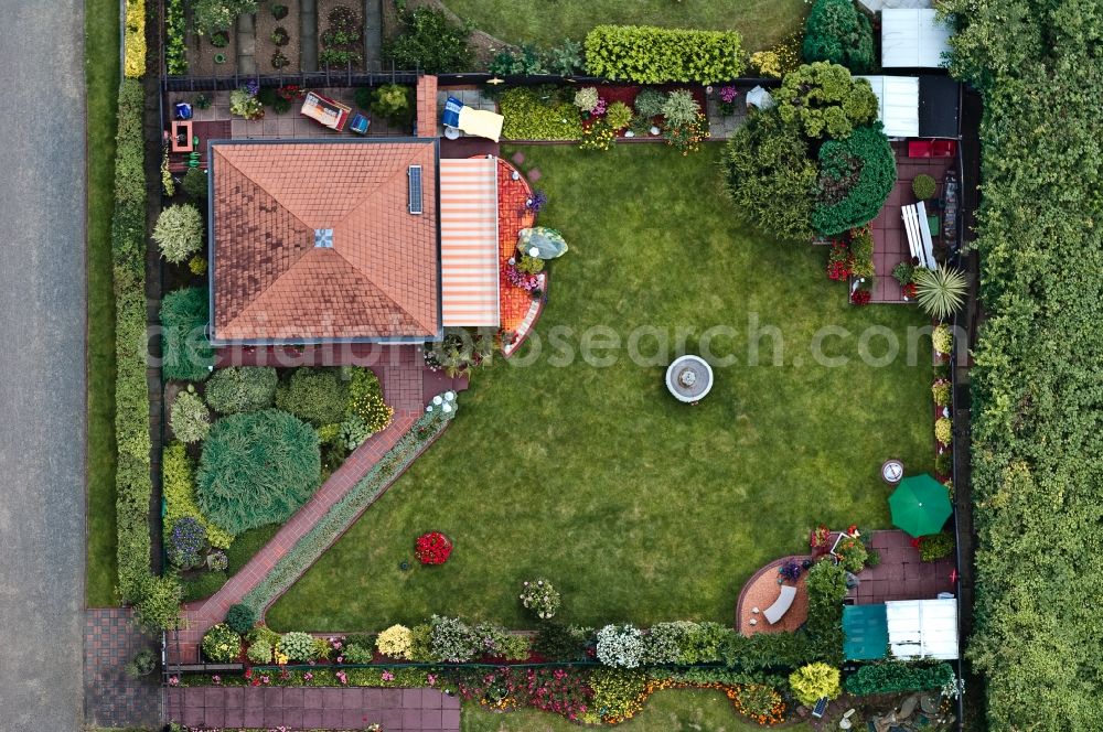 Vertical aerial photograph Köln - Vertical aerial view from the satellite perspective of a garden colony in the district Hoenningen in Cologne in the state North Rhine-Westphalia, Germany