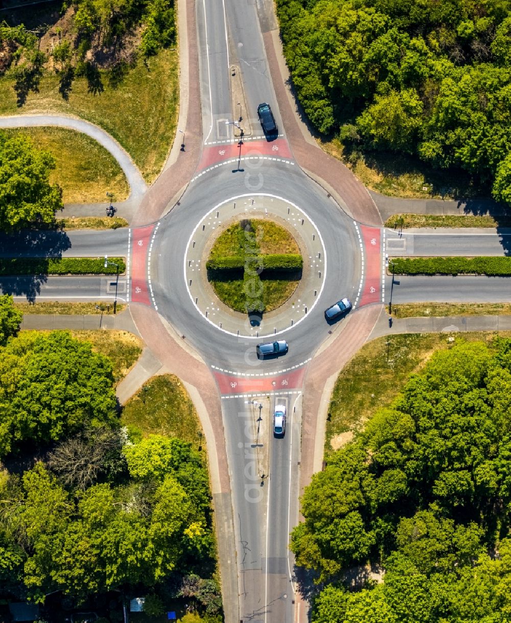 Vertical aerial photograph Wesel - Vertical aerial view from the satellite perspective of the traffic management of the roundabout road Nordstrasse - Gruenstrasse in Wesel in the state North Rhine-Westphalia, Germany