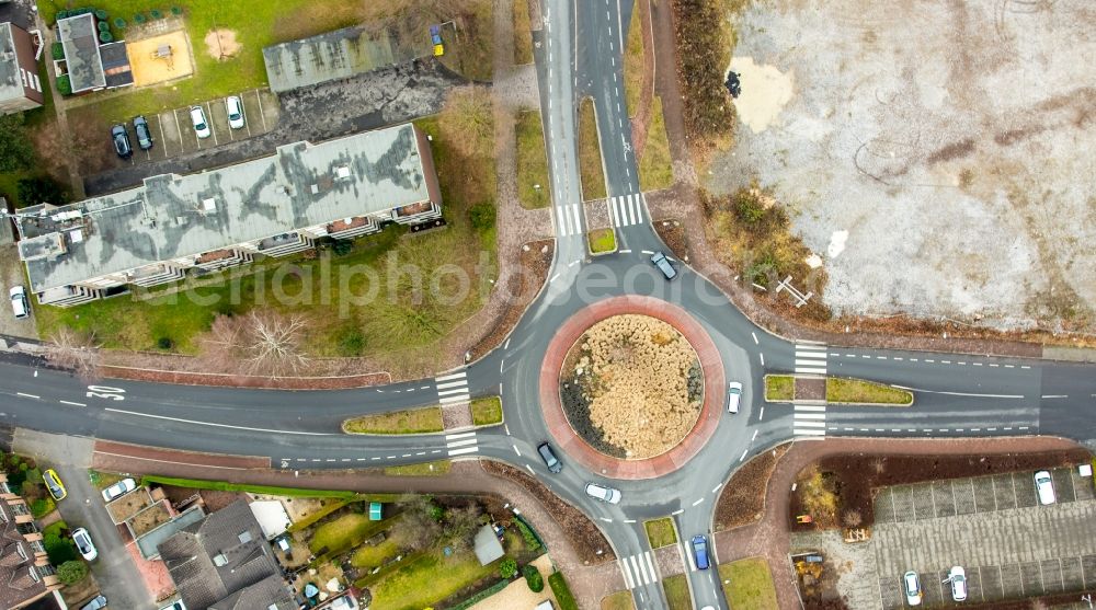 Vertical aerial photograph Gladbeck - Vertical aerial view from the satellite perspective of the Traffic management of the roundabout road Rockwool Strasse, Kampstrasse und Ellinghorst in the district Gelsenkirchen-Nord in Gladbeck in the state North Rhine-Westphalia