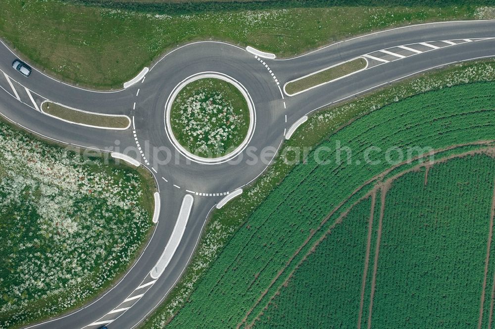 Vertical aerial photograph Bergheim - Vertical aerial view from the satellite perspective of the Traffic management of the roundabout road Thorr in Bergheim in the state North Rhine-Westphalia, Germany