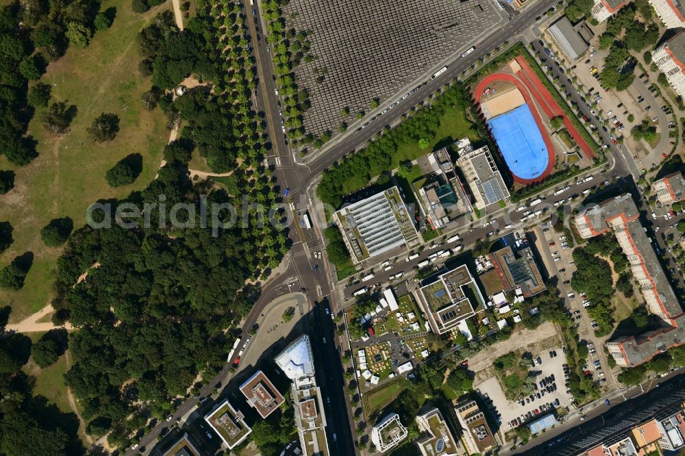 Vertical aerial photograph Berlin - Vertical aerial view from the satellite perspective of the road over the crossroads Lennestrasse - Ebertstrasse - Hanna-Arendt-Strasse - In den Ministergaerten in the district Tiergarten in Berlin, Germany