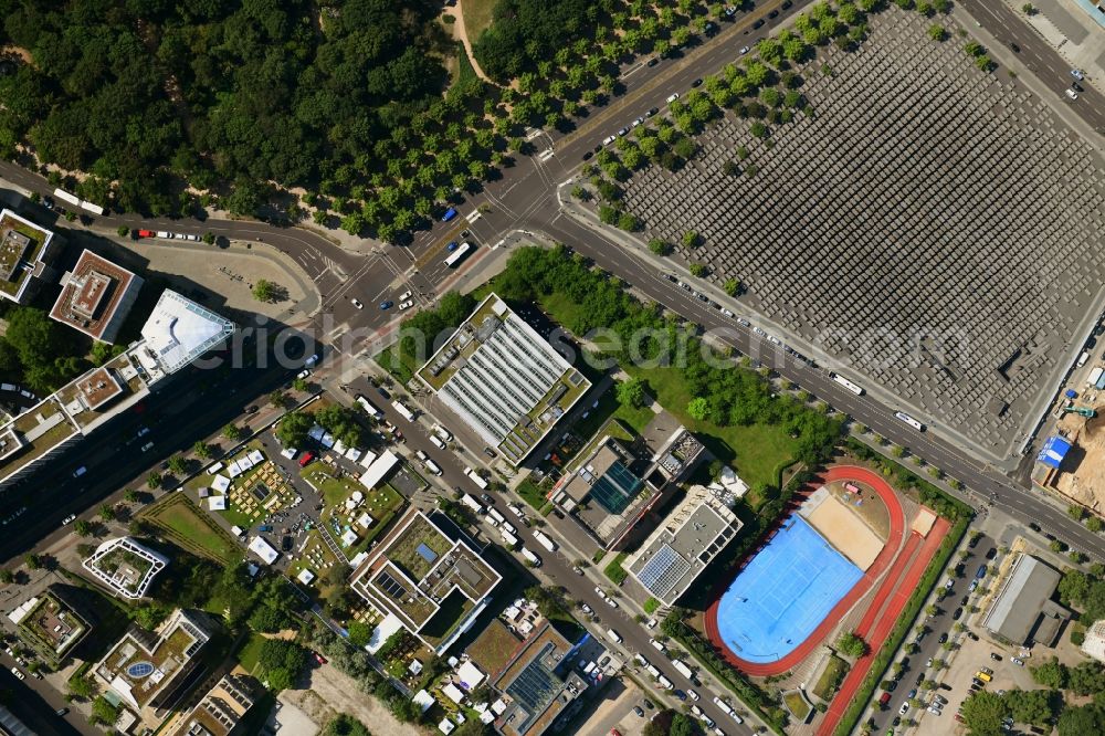 Vertical aerial photograph Berlin - Vertical aerial view from the satellite perspective of the road over the crossroads Lennestrasse - Ebertstrasse - Hanna-Arendt-Strasse - In den Ministergaerten in the district Tiergarten in Berlin, Germany