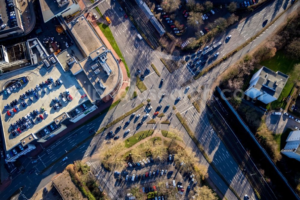 Vertical aerial photograph Hattingen - Vertical aerial view from the satellite perspective of the road over the crossroads Martin-Luther-Strasse corner Nierenhofer Strasse in Hattingen in the state North Rhine-Westphalia, Germany