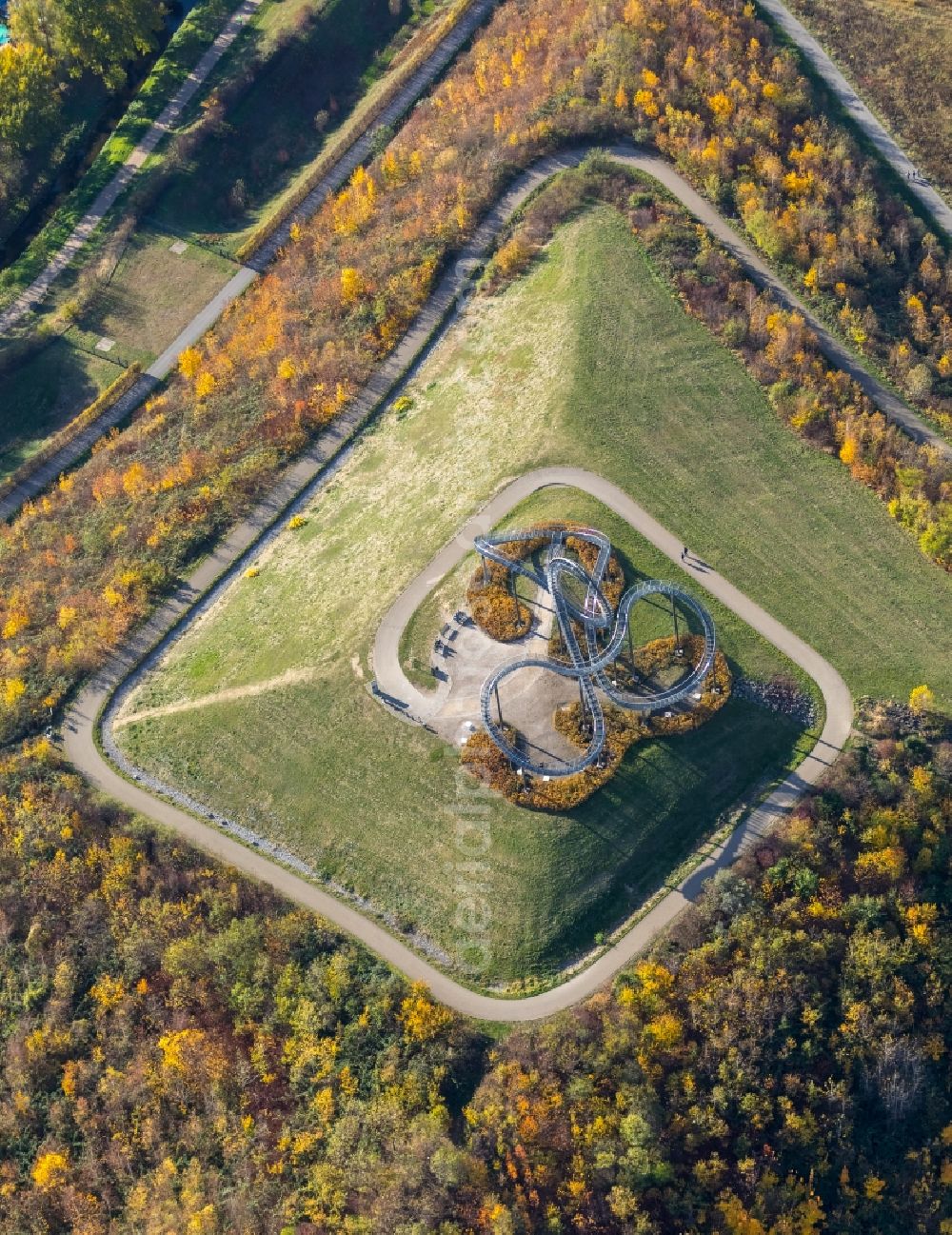 Vertical aerial photograph Duisburg - Vertical aerial view from the satellite perspective of the Outdoor art- installation Tiger & Turtle in Duisburg in the state North Rhine-Westphalia