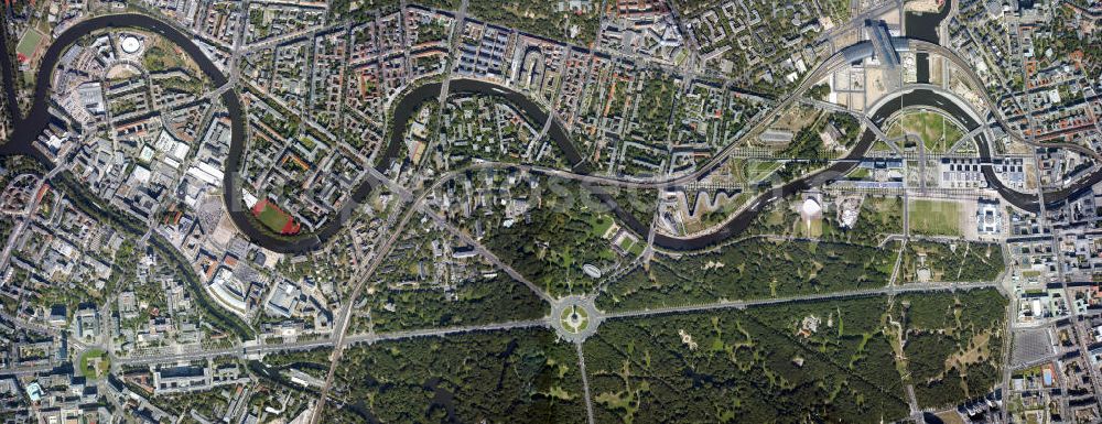 Vertical aerial photograph Berlin - Senkrechtaufnahme - Senkrechtluftbild aus 5000 ft Höhe von Berlin Mitte mit Tiergarten, Charlottenburg und Moabit. Zu sehen sind die Achse der Straße des 17. Juni, das Areal am Berliner Hauptbahnhof , Das Berliner Regierungsviertel mit dem Reichstag und dem Brandenburger Tor (rechts im Bild). Auf dem Großen Stern inmitten vom Großen Tiergarten steht die Berliner Siegessäule.