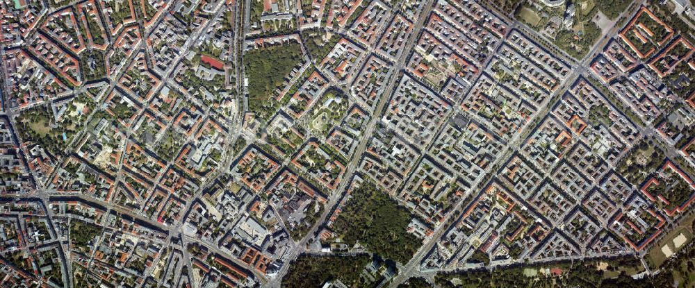 Vertical aerial photograph Berlin - Senkrechtaufnahme - Senkrechtluftbild mit einer Totale des Stadteiles Berlin - Prenzlauer Berg. Von links der Bereich der Torstraße; Rosenthaler Platz, Zionskirche, Schönhauser Allee; Prenzlauer Allee; Mollstraße und Greifswalder Straße.