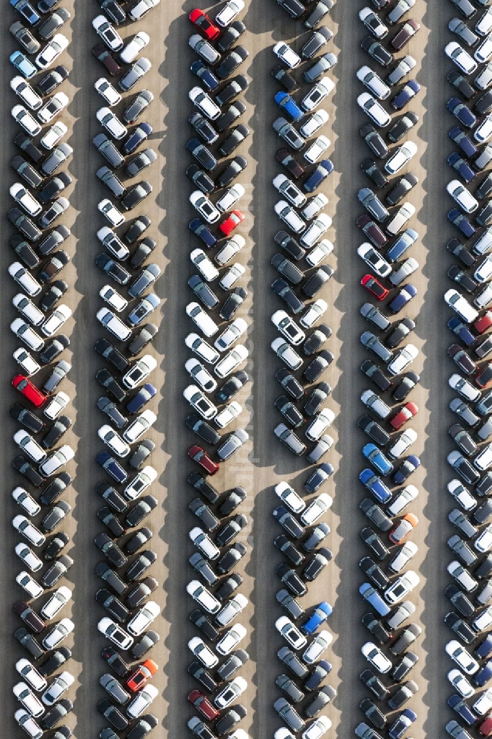 Vertical aerial photograph Dickel - Vertical aerial view from the satellite perspective of the parking and storage space for automobiles in Dickel in the state Lower Saxony, Germany