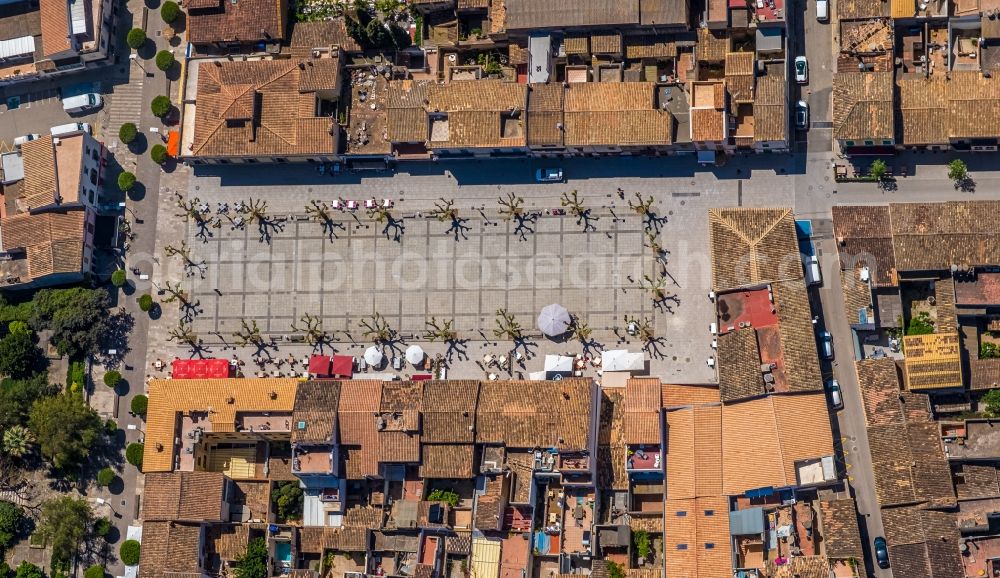 Vertical aerial photograph Arta - Vertical aerial view from the satellite perspective of the ensemble space of Placa del Conqueridor in the inner city center in Arta in Balearische Insel Mallorca, Spain