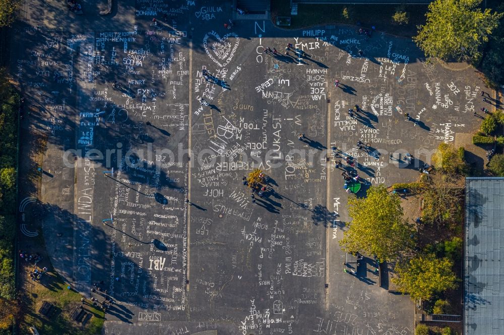 Vertical aerial photograph Rheinberg - Vertical aerial view from the satellite perspective of the school building of the Amplonius-Gymnasium Rheinberg on Dr.-Aloys-Wittrup-Strasse in Rheinberg in the state North Rhine-Westphalia, Germany