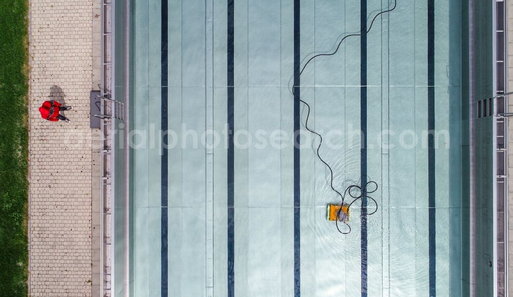 Vertical aerial photograph Bernau - Vertical aerial view from the satellite perspective of the swimming pool of the on Hans-Wittwer-Strasse in the district Waldfrieden in Bernau in the state Brandenburg, Germany