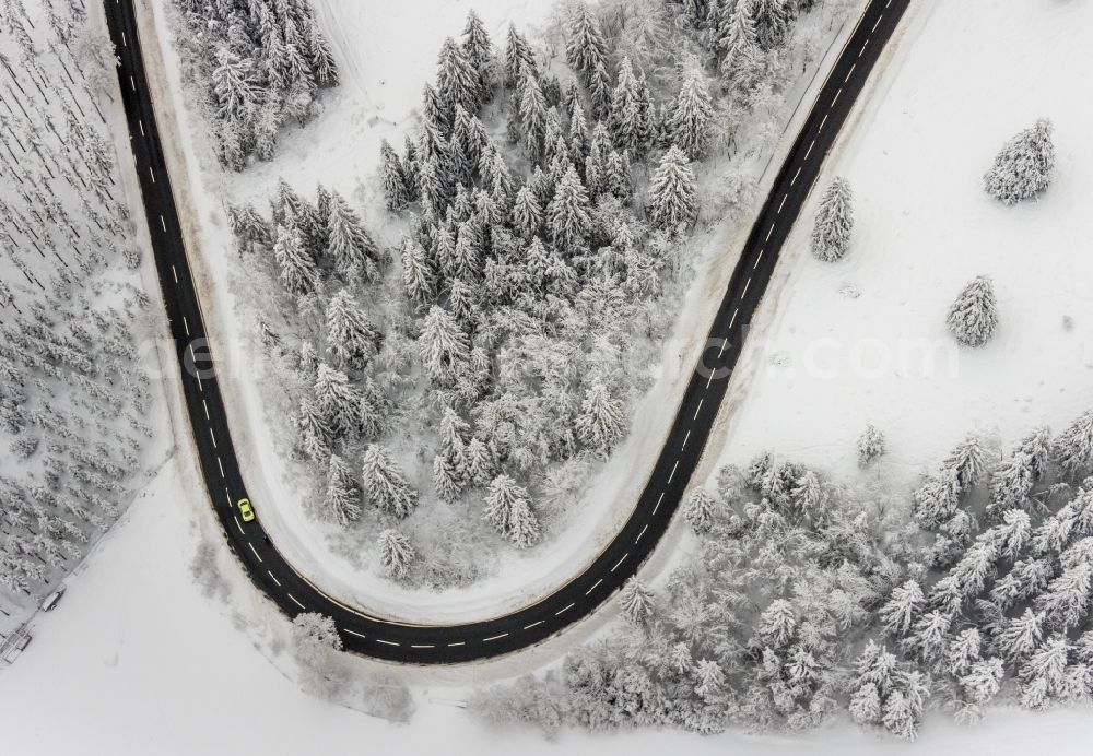 Vertical aerial photograph Altastenberg - Vertical aerial view from the satellite perspective of the street - road guidance of Landstrasse L540 in Altastenberg at Sauerland in the state North Rhine-Westphalia, Germany