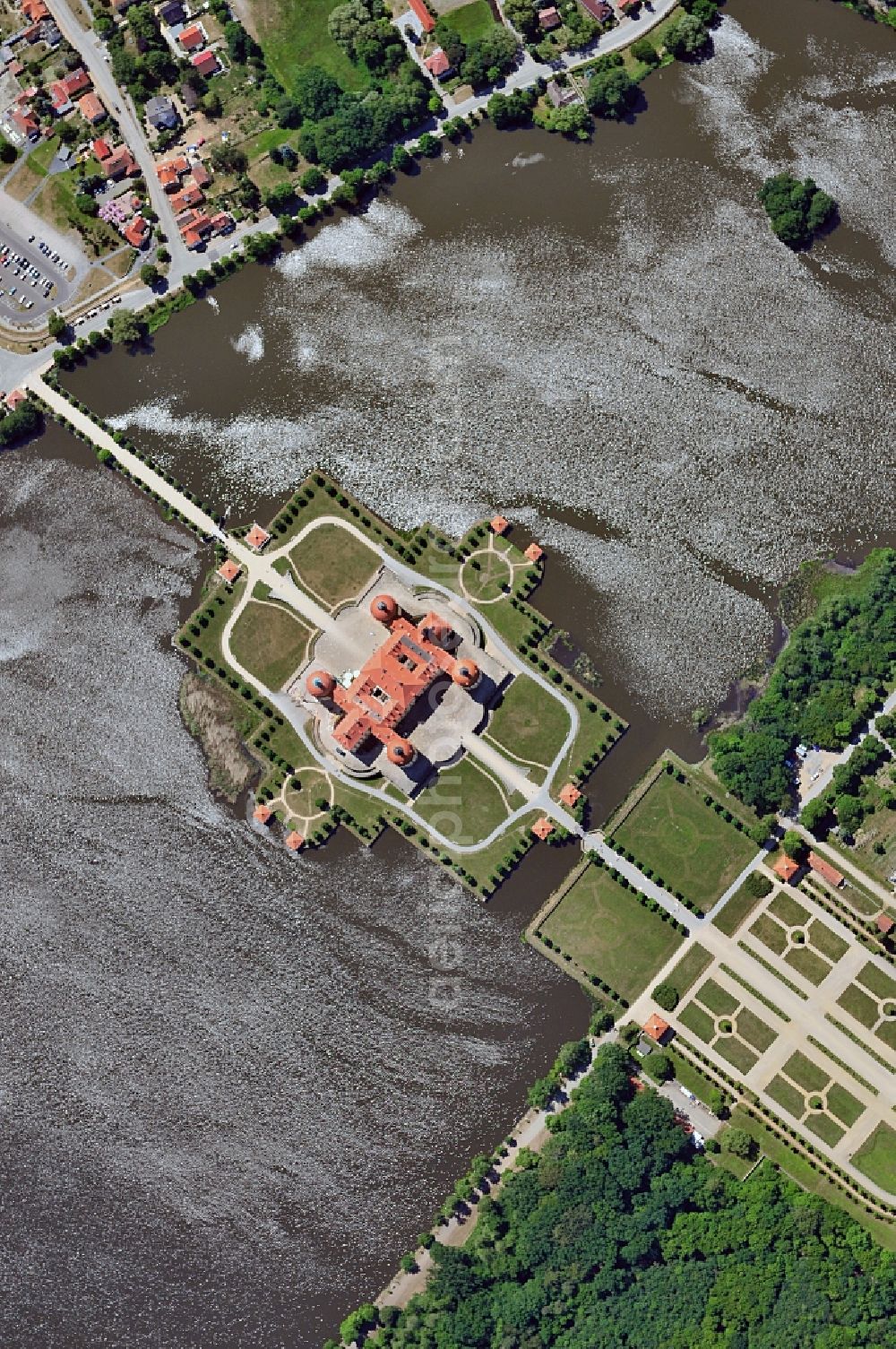 Vertical aerial photograph Moritzburg - The baroque castle Moritzburg in Saxony