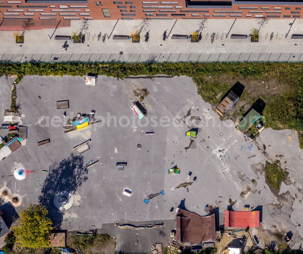 Vertical aerial photograph Dortmund - Vertical aerial view from the satellite perspective of the playground Otto-Meinecke-Strasse - Benno-Elkan-Allee - Kippenberger Weg in the district Westpark in Dortmund in the state North Rhine-Westphalia, Germany