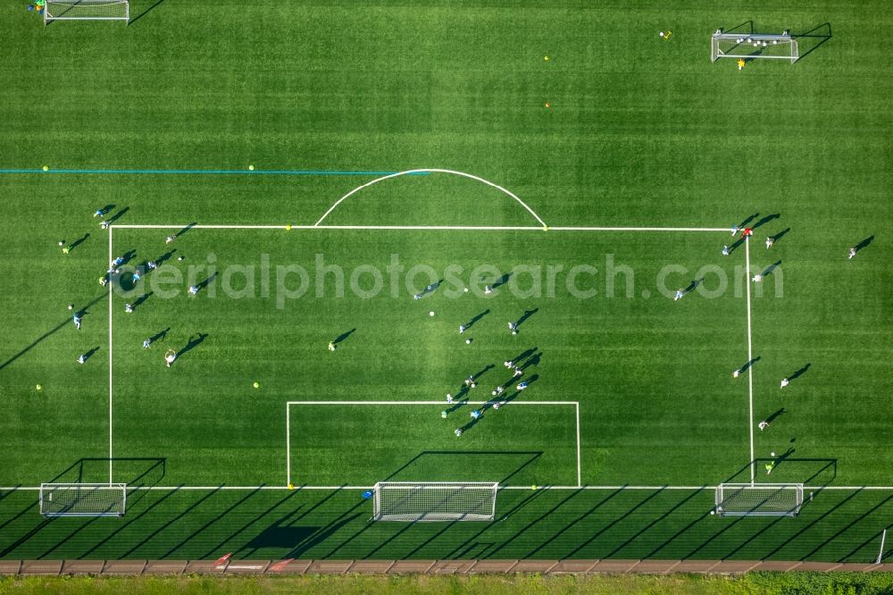 Vertical aerial photograph Bochum - Vertical aerial view from the satellite perspective of the Participants of the training at the sport area VfL Bochum 1848 Fussballgemeinschaft e. V. on Castroper Strasse in Bochum in the state North Rhine-Westphalia, Germany