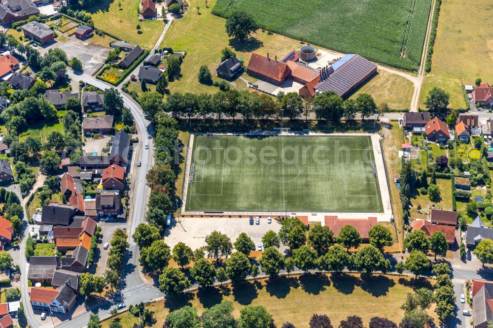 Vertical aerial photograph Ennigerloh - Vertical aerial view from the satellite perspective of the sports grounds and football pitch of SuS 1910 Enniger e. V. on street Hauptstrasse in the district Enniger in Ennigerloh in the state North Rhine-Westphalia, Germany