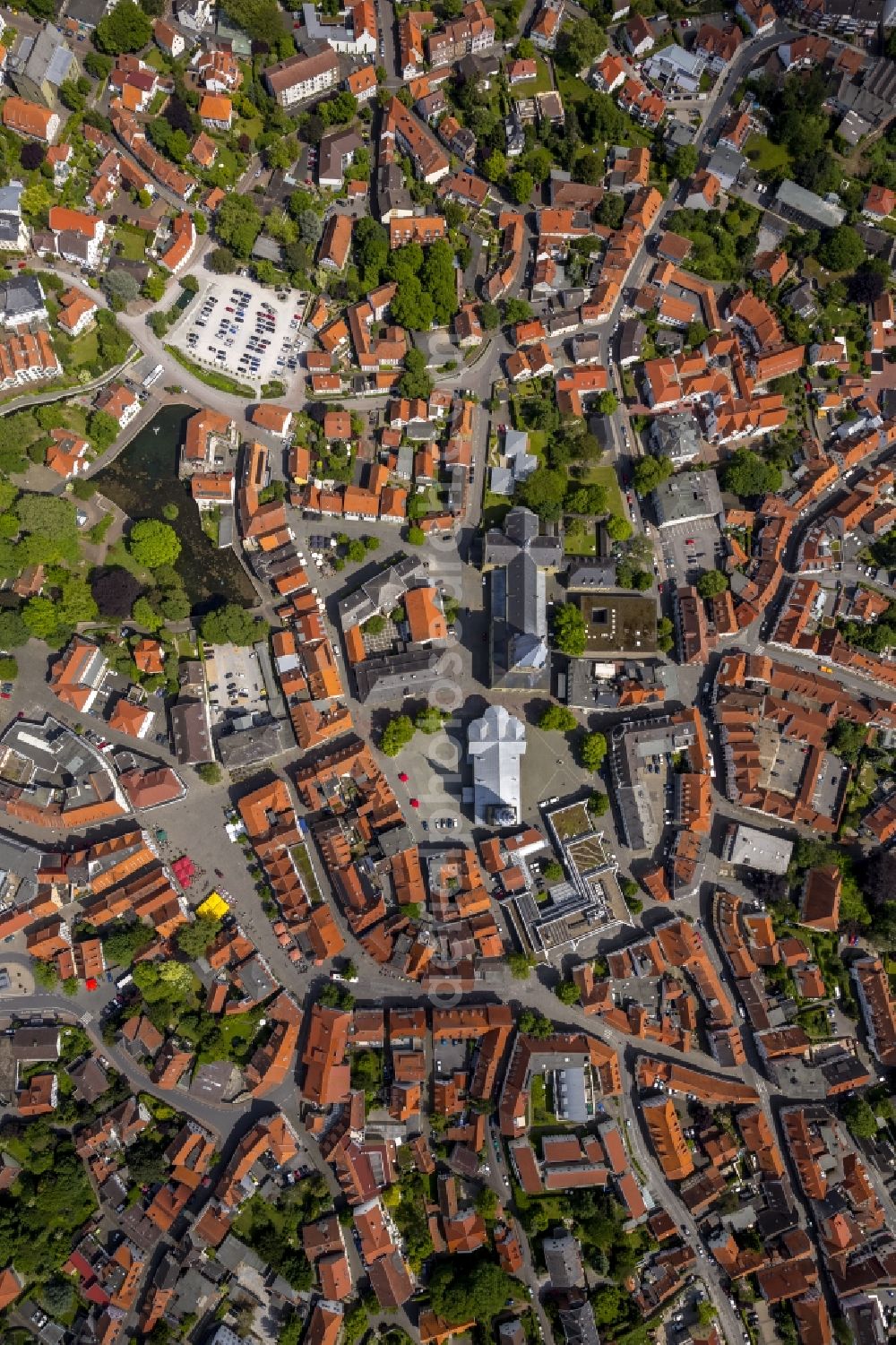 Vertical aerial photograph Soest - Vertical view of St. Patroclus Cathedral and Church of St. Peter at the Wilhelm-Morgner-Haus in the center of the old town in Soest in North Rhine-Westphalia