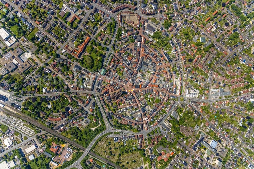 Vertical aerial photograph Haltern am See - Vertical aerial view from the satellite perspective of the city view on down town in Haltern am See in the state North Rhine-Westphalia, Germany