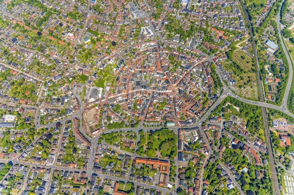 Vertical aerial photograph Haltern am See - Vertical aerial view from the satellite perspective of the city view on down town in Haltern am See in the state North Rhine-Westphalia, Germany