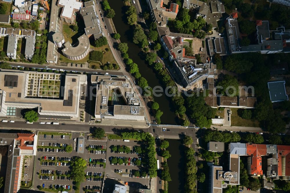 Vertical aerial photograph Berlin - Vertical aerial view from the satellite perspective of the city center in the downtown area on the banks of river course of Landwehrkanal on Reichpietschufer - Kluckstrasse - Stauffenbergstrasse in the district Tiergarten in Berlin, Germany