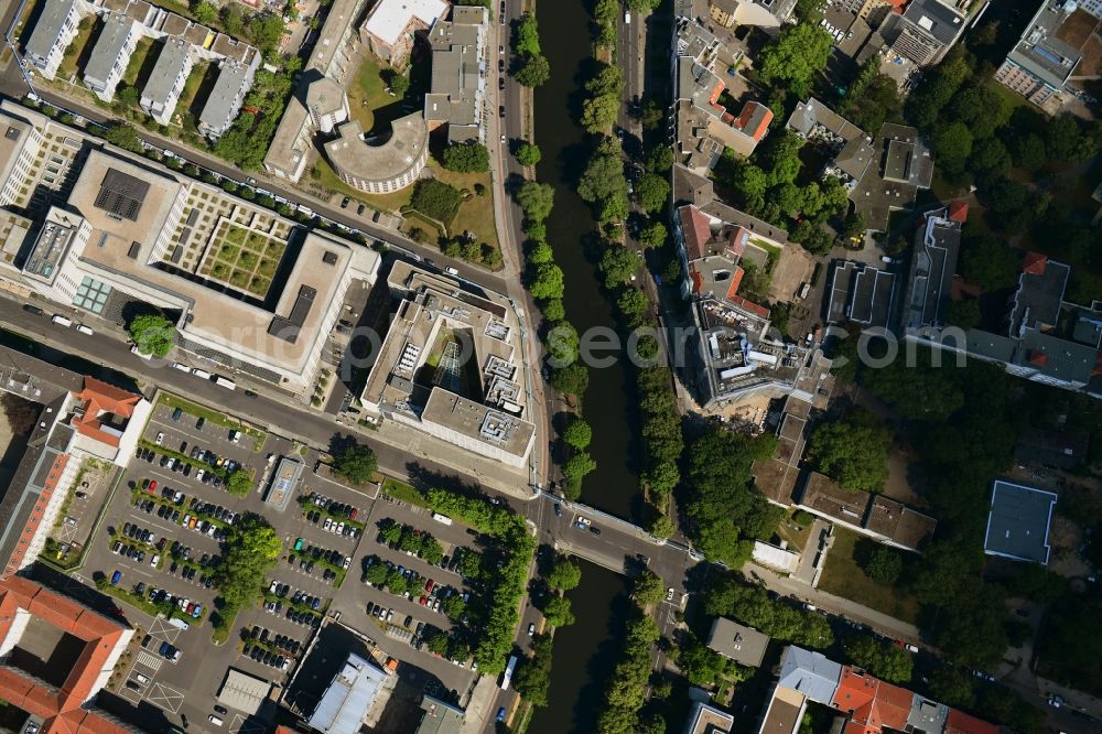 Vertical aerial photograph Berlin - Vertical aerial view from the satellite perspective of the city center in the downtown area on the banks of river course of Landwehrkanal on Reichpietschufer - Kluckstrasse - Stauffenbergstrasse in the district Tiergarten in Berlin, Germany