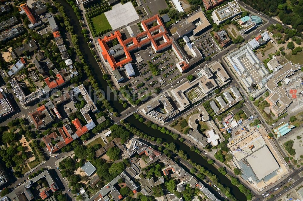 Vertical aerial photograph Berlin - Vertical aerial view from the satellite perspective of the city center in the downtown area on the banks of river course of Landwehrkanal on Reichpietschufer - Kluckstrasse - Stauffenbergstrasse in the district Tiergarten in Berlin, Germany