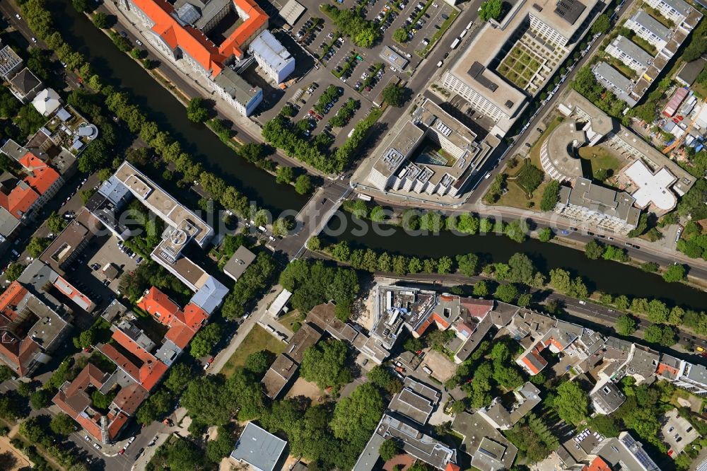 Vertical aerial photograph Berlin - Vertical aerial view from the satellite perspective of the city center in the downtown area on the banks of river course of Landwehrkanal on Reichpietschufer - Kluckstrasse - Stauffenbergstrasse in the district Tiergarten in Berlin, Germany