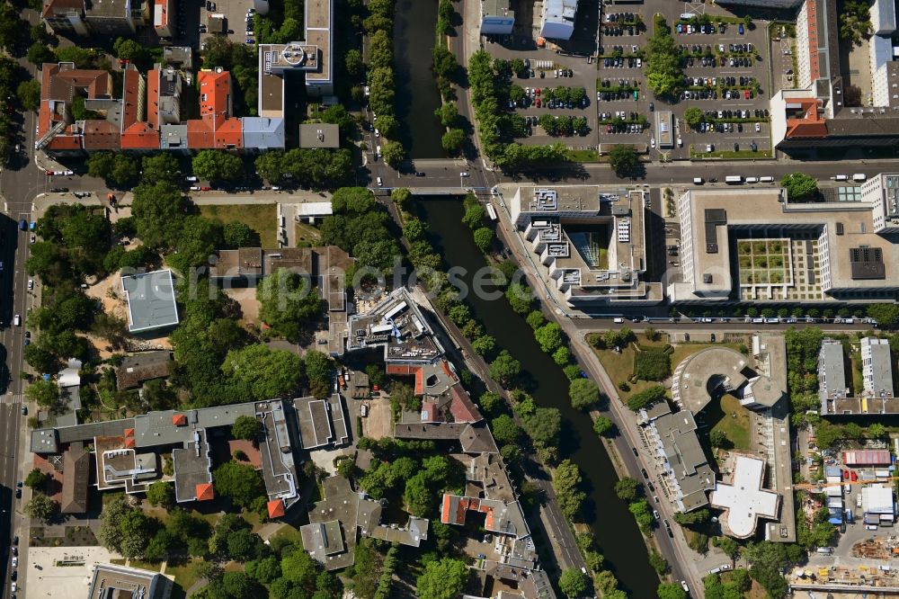 Vertical aerial photograph Berlin - Vertical aerial view from the satellite perspective of the city center in the downtown area on the banks of river course of Landwehrkanal on Reichpietschufer - Kluckstrasse - Stauffenbergstrasse in the district Tiergarten in Berlin, Germany