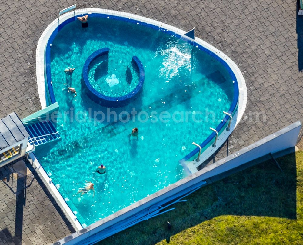 Vertical aerial photograph Hagen - Vertical aerial view from the satellite perspective of the spa and swimming pools at the swimming pool of the leisure facility WESTFALENBAD on Stadionstrasse in Hagen in the state North Rhine-Westphalia, Germany