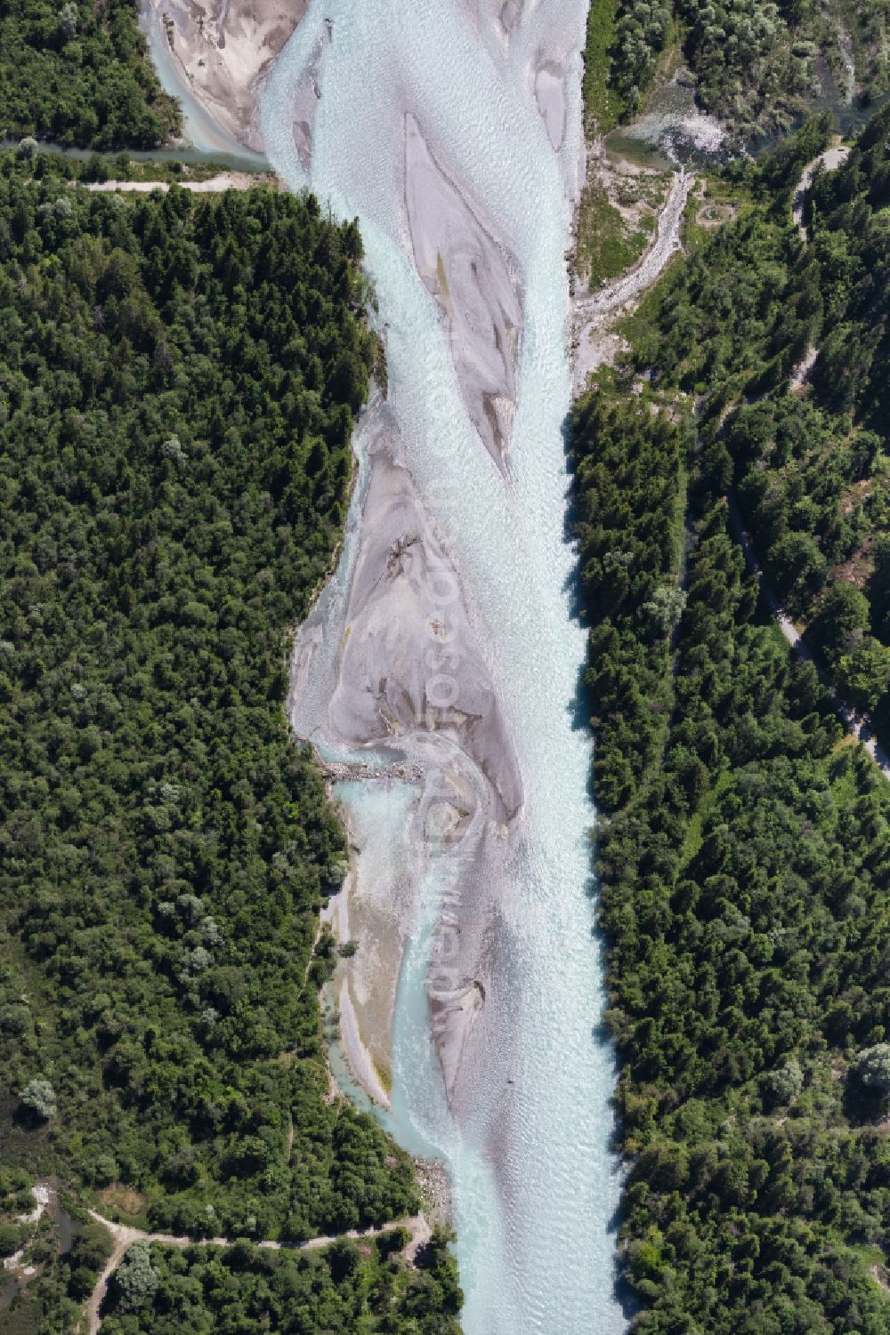 Vertical aerial photograph Lechaschau - Vertical aerial view from the satellite perspective of the riparian zones on the course of the river of Lech in Lechaschau in Tirol, Austria