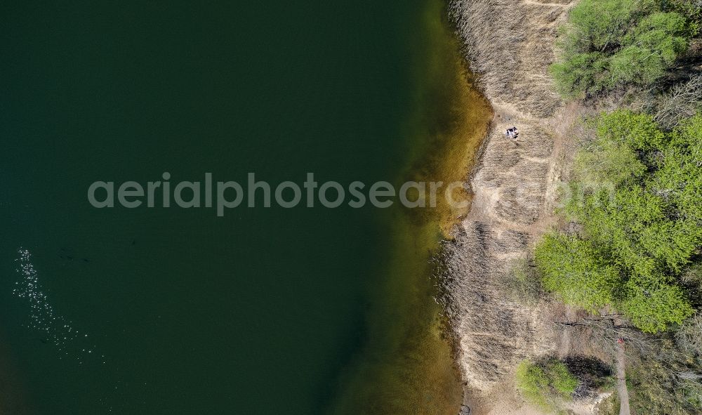 Vertical aerial photograph Berlin - Vertical aerial view from the satellite perspective of the riparian areas on the lake area of Kaulsdorfer Seen in the district Kaulsdorf in Berlin, Germany