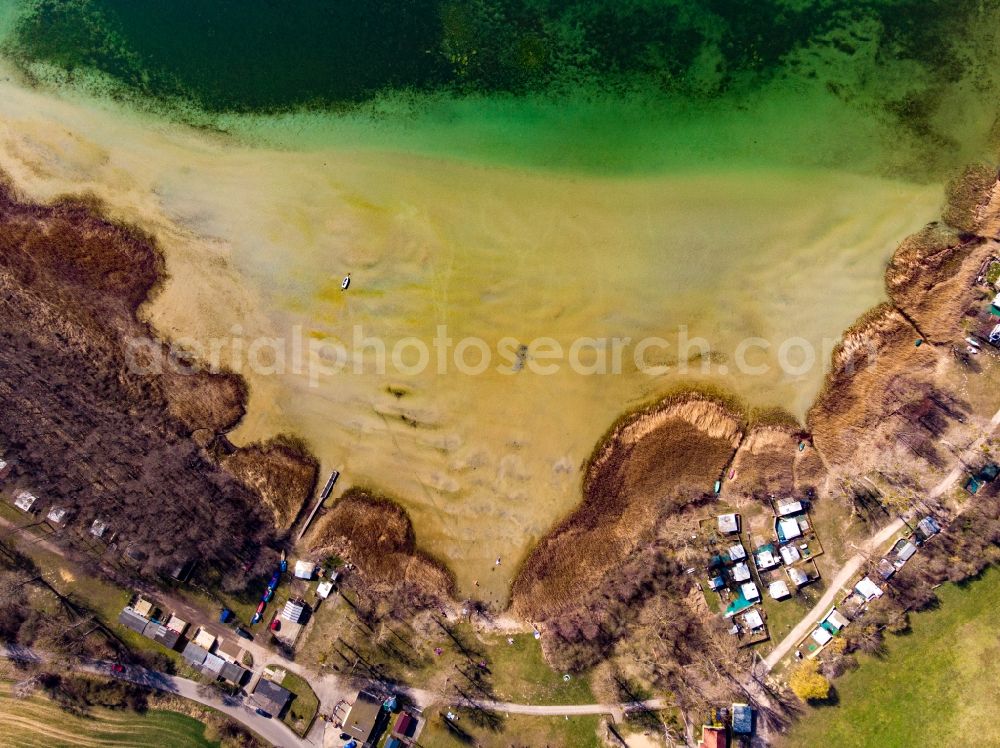 Vertical aerial photograph Parsteinsee - Vertical aerial view from the satellite perspective of the riparian areas on the lake area of Parsteiner See in Parsteinsee in the state Brandenburg, Germany