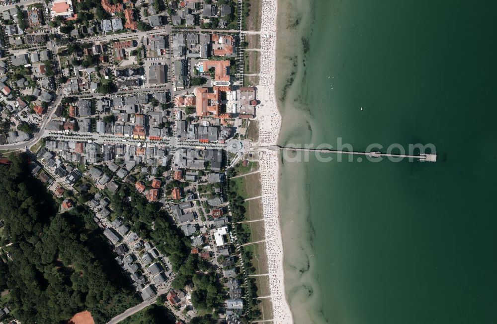 Vertical aerial photograph Binz - Vertical aerial view of the Binz pier at the Baltic Sea in Mecklenburg-Western Pomerania