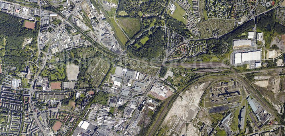 Vertical aerial photograph Dortmund - Senkrechtluftbild / Satellitenperspektive vom Areal Gewerbegebietes Bornstraße-Ost (rechts im Bild) bis zum Gewerbe- und Industriegebiet Hardenberghofen. satellite perspective of complex commercial Bornstraße-east (right) to the commercial and industrial area hard Berghofen in Dusseldorf