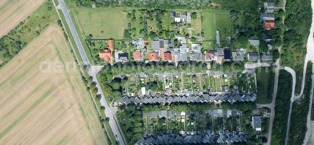 Vertical aerial photograph Bernburg (Saale) - Vertical aerial view from the satellite perspective of the Single-family residential area of settlement between of Magdeburger Chaussee and of Bodestrasse in Bernburg (Saale) in the state Saxony-Anhalt, Germany